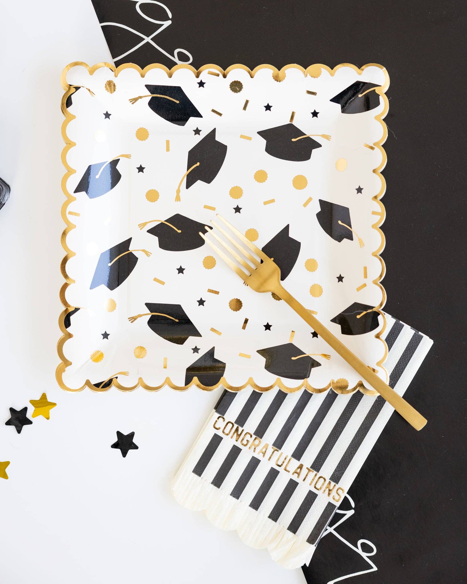 Graduation Cap Scatter Paper Plates - Image 6