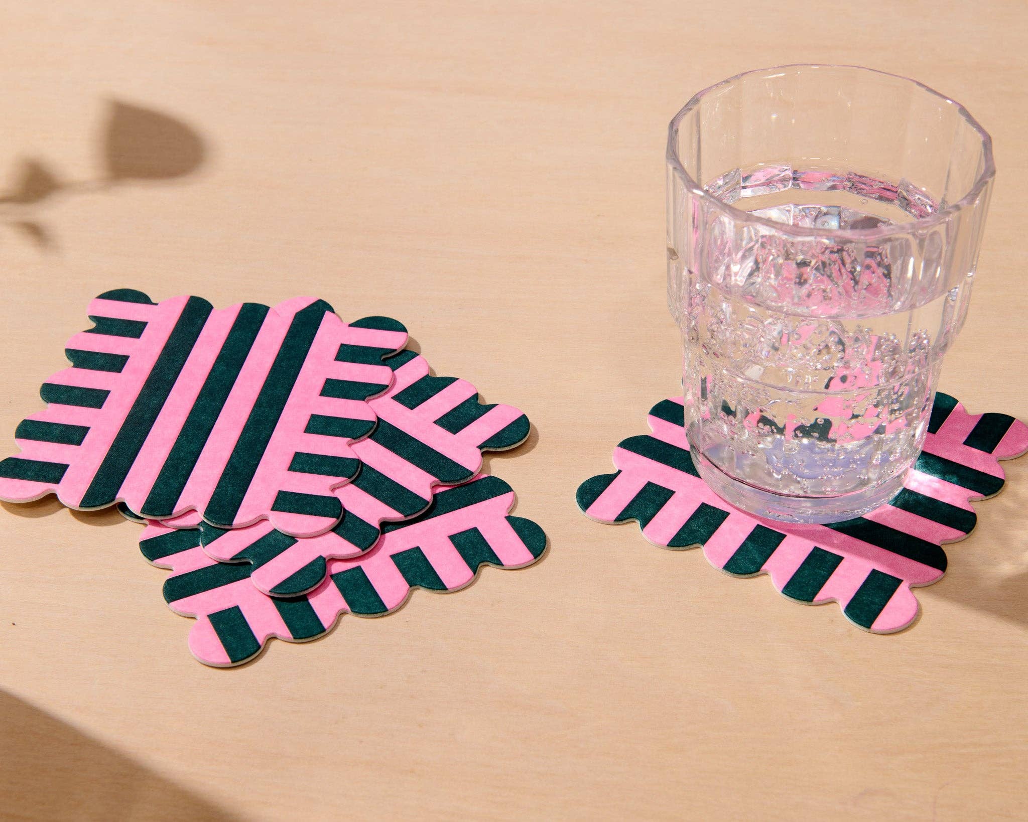 Riviera Riviera Stripes Scalloped Vellum Coasters - Pink/Hunter Green (Set of 4) - Image 4
